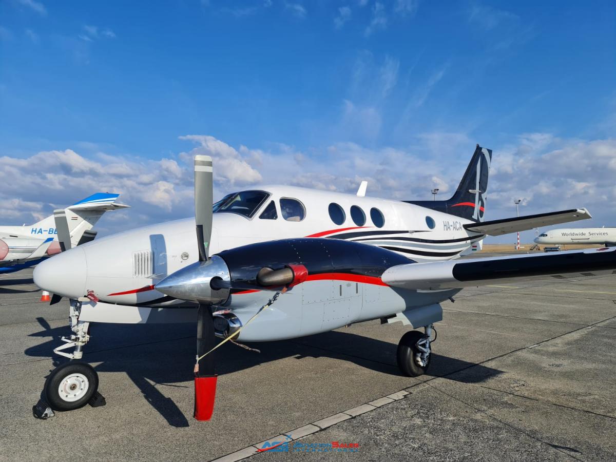 Beechcraft King Air C90B