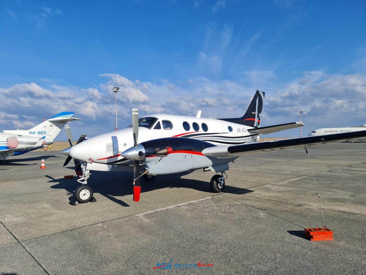 Beechcraft King Air C90B