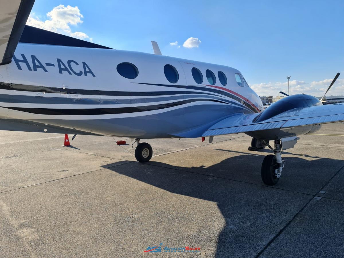 Beechcraft King Air C90B