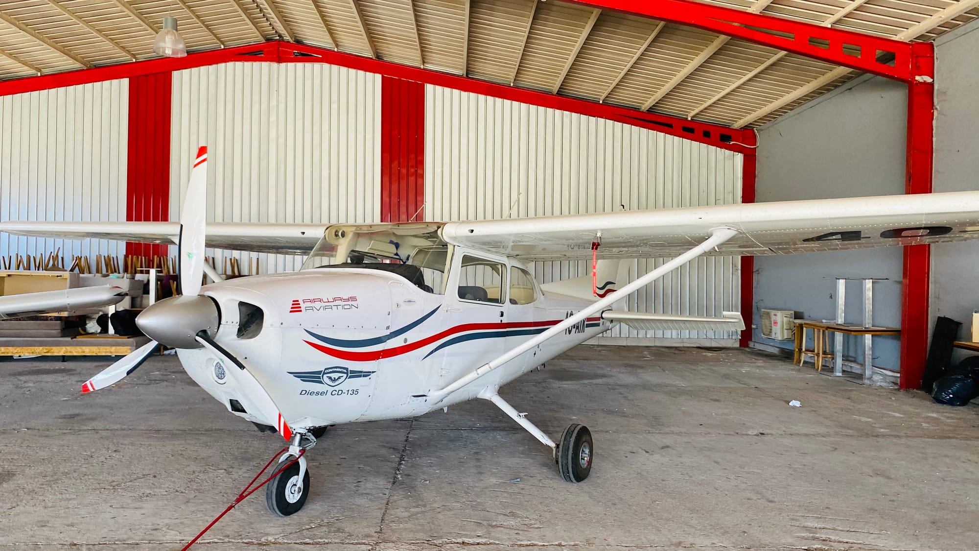 Cessna 172 N 4O-AIR