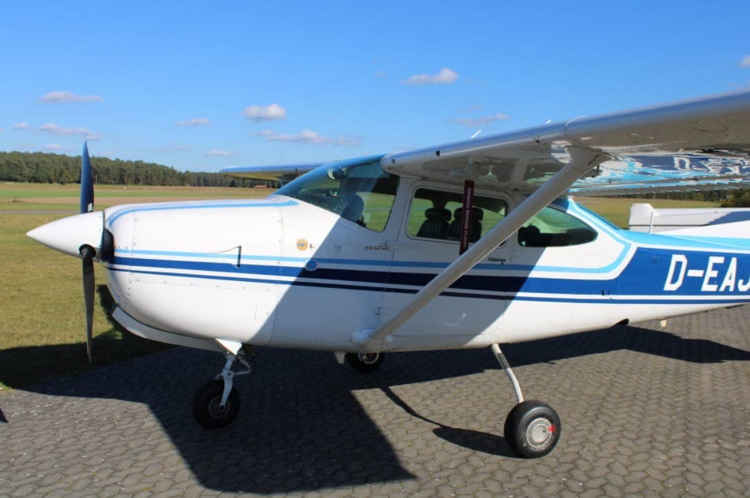 Cessna C182RG Skylane